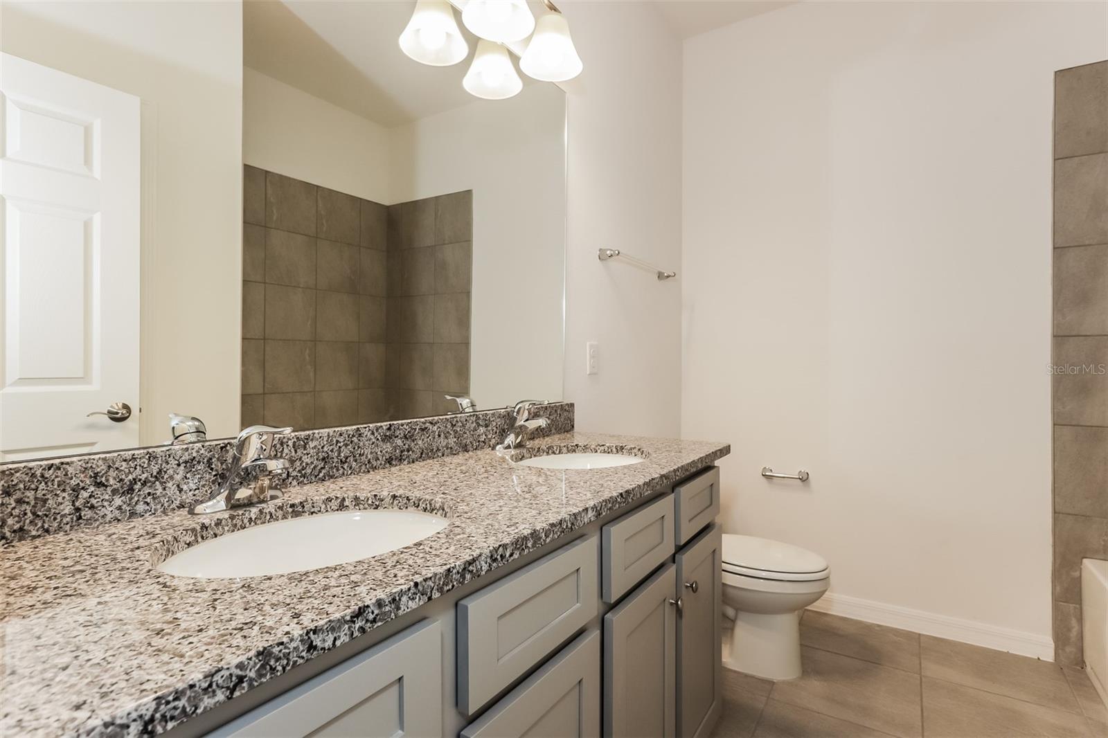WINDSOR RESERVE PH 1 - Residential Lease