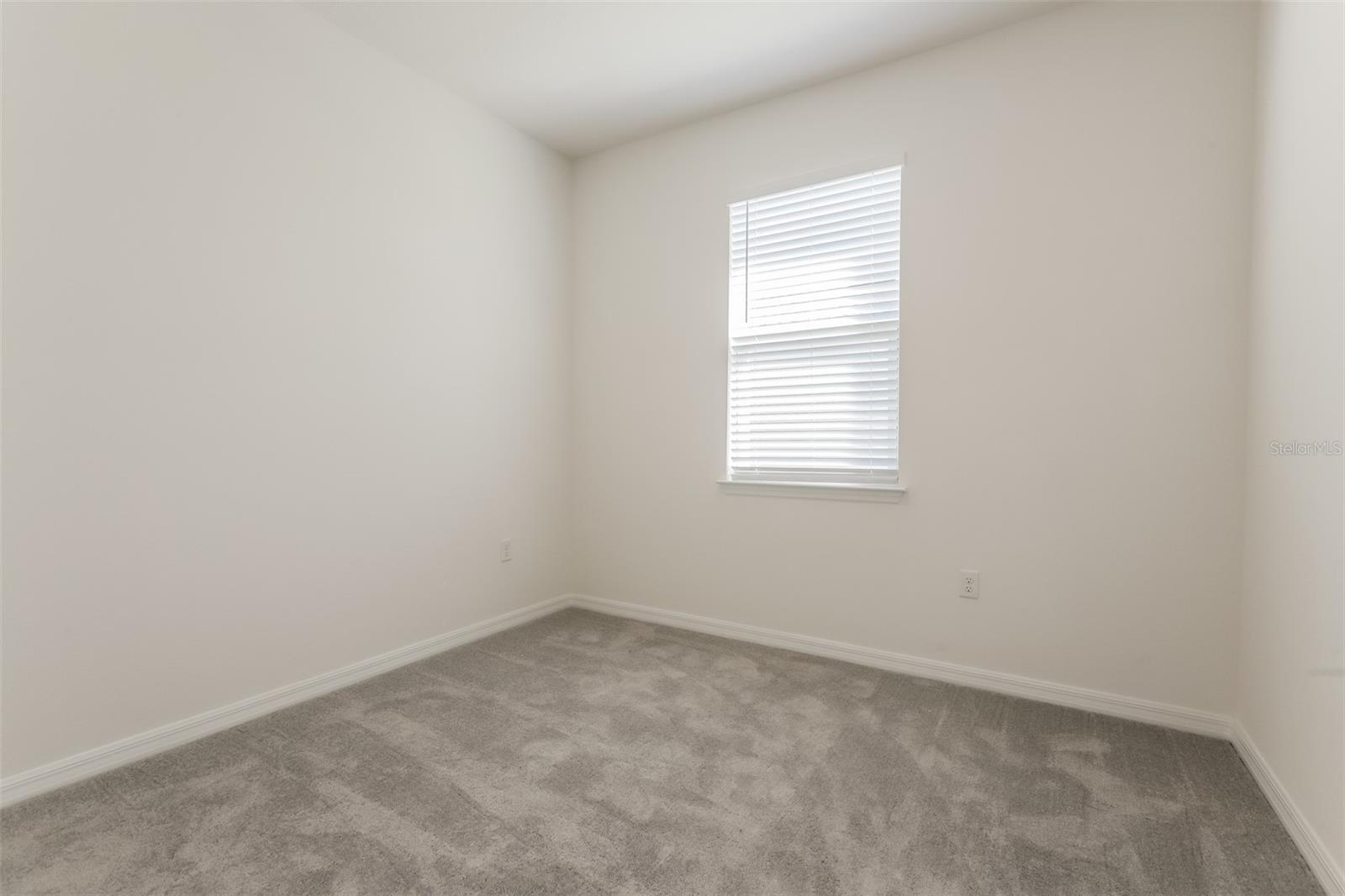 WINDSOR RESERVE PH 1 - Residential Lease