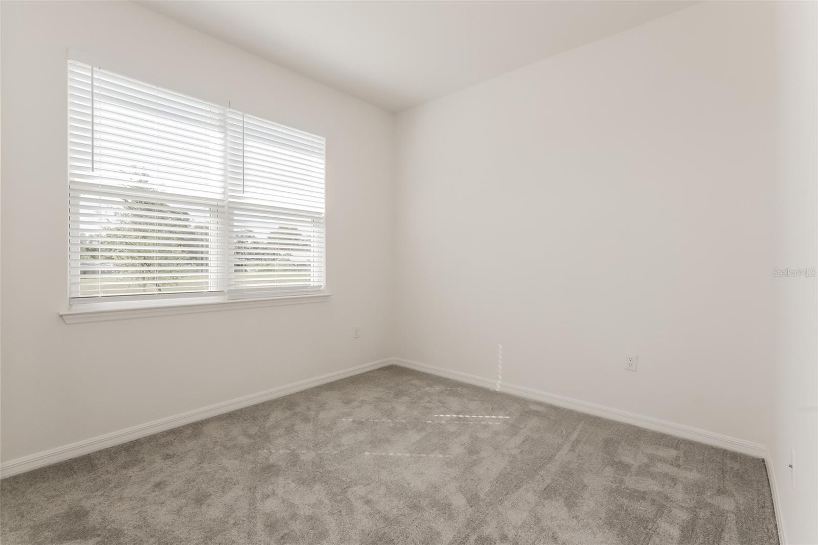 WINDSOR RESERVE PH 1 - Residential Lease