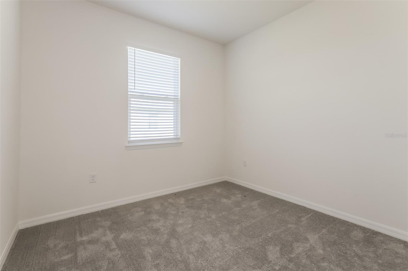 WINDSOR RESERVE PH 1 - Residential Lease