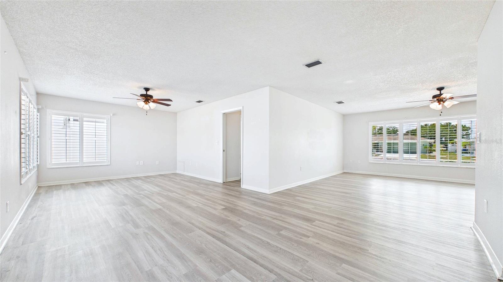 DEL WEBBS SUN CITY FLORIDA UN - Residential