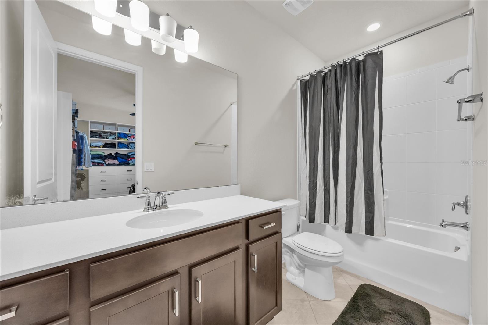 ESTS/LAKEVIEW PRESERVE - Residential