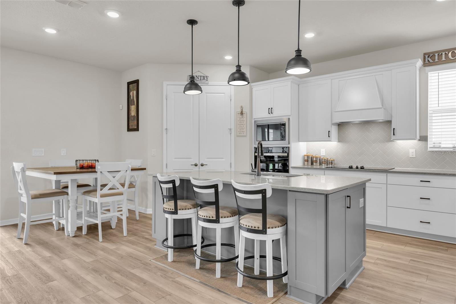 ESTS/LAKEVIEW PRESERVE - Residential