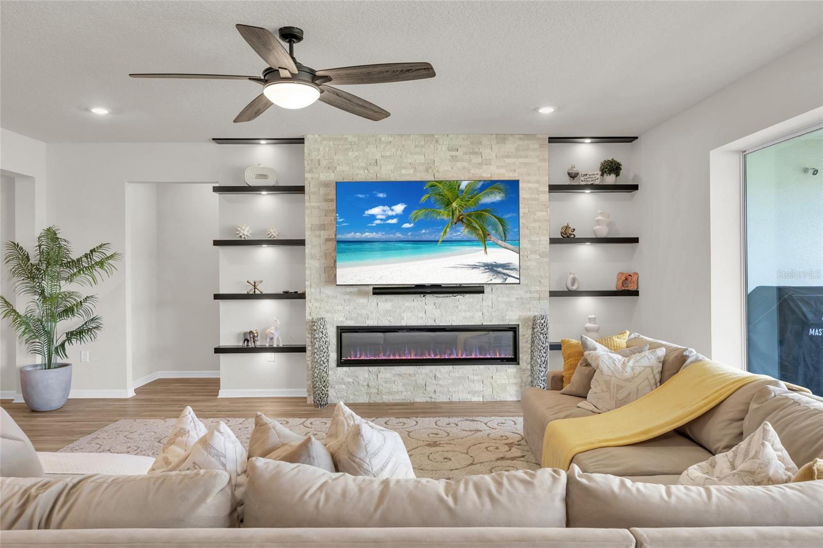 ESTS/LAKEVIEW PRESERVE - Residential