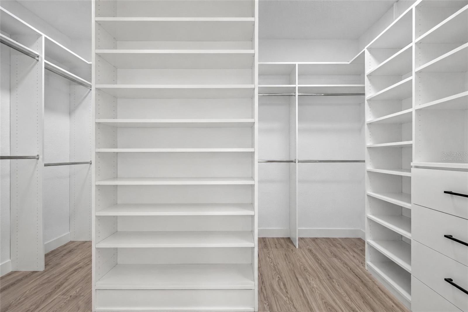 ESTS/LAKEVIEW PRESERVE - Residential