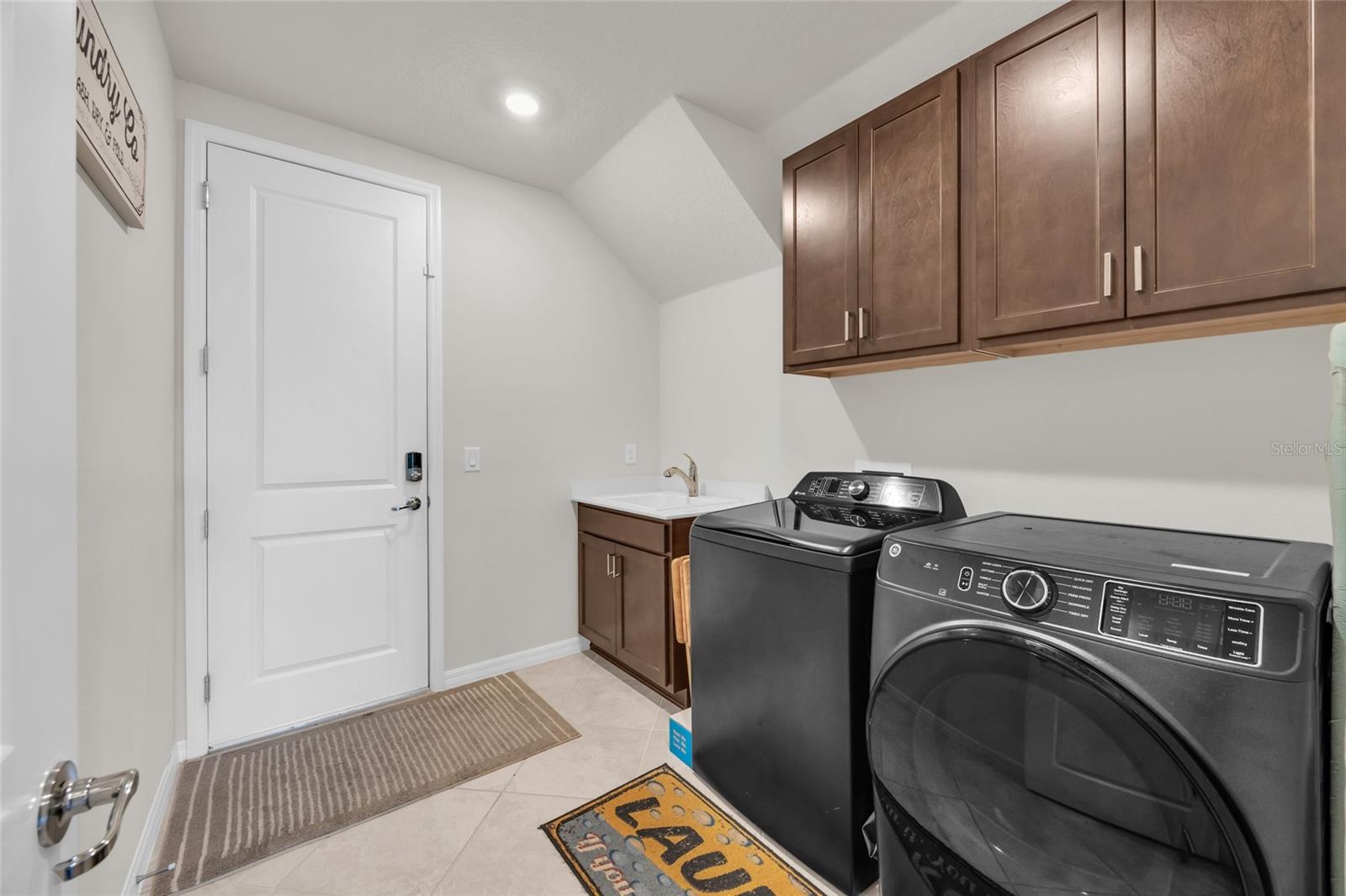 ESTS/LAKEVIEW PRESERVE - Residential