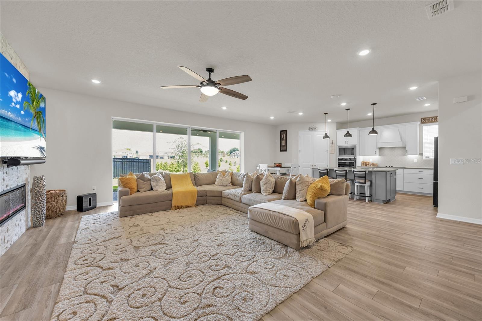 ESTS/LAKEVIEW PRESERVE - Residential