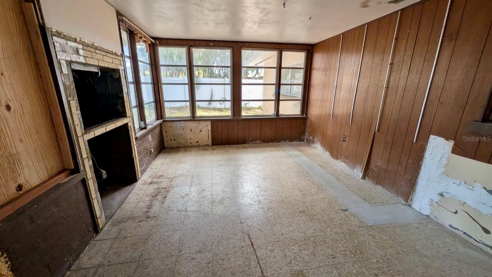 DUNEDIN LAKEWOOD ESTATES 3RD ADD - Residential