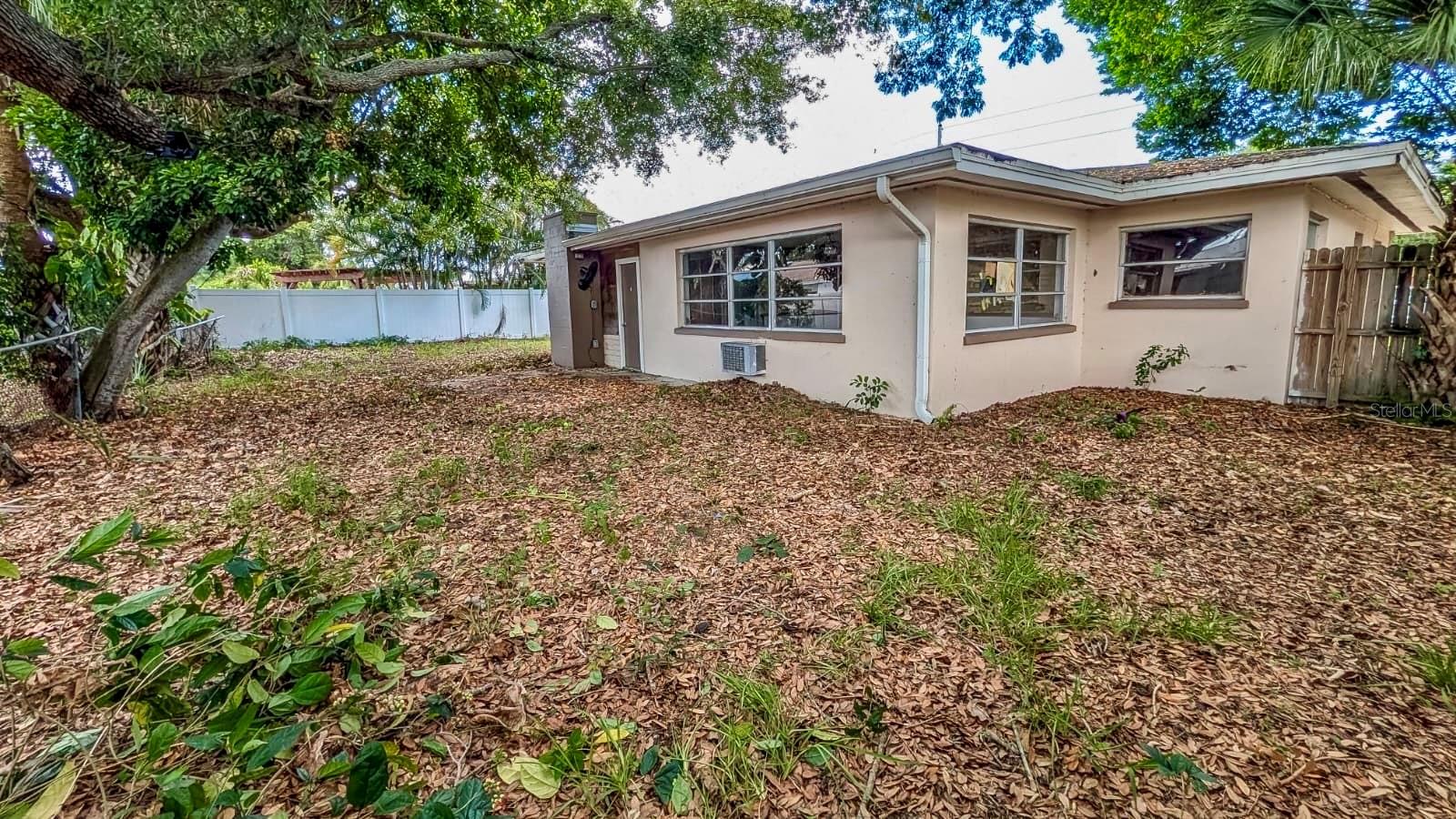 DUNEDIN LAKEWOOD ESTATES 3RD ADD - Residential