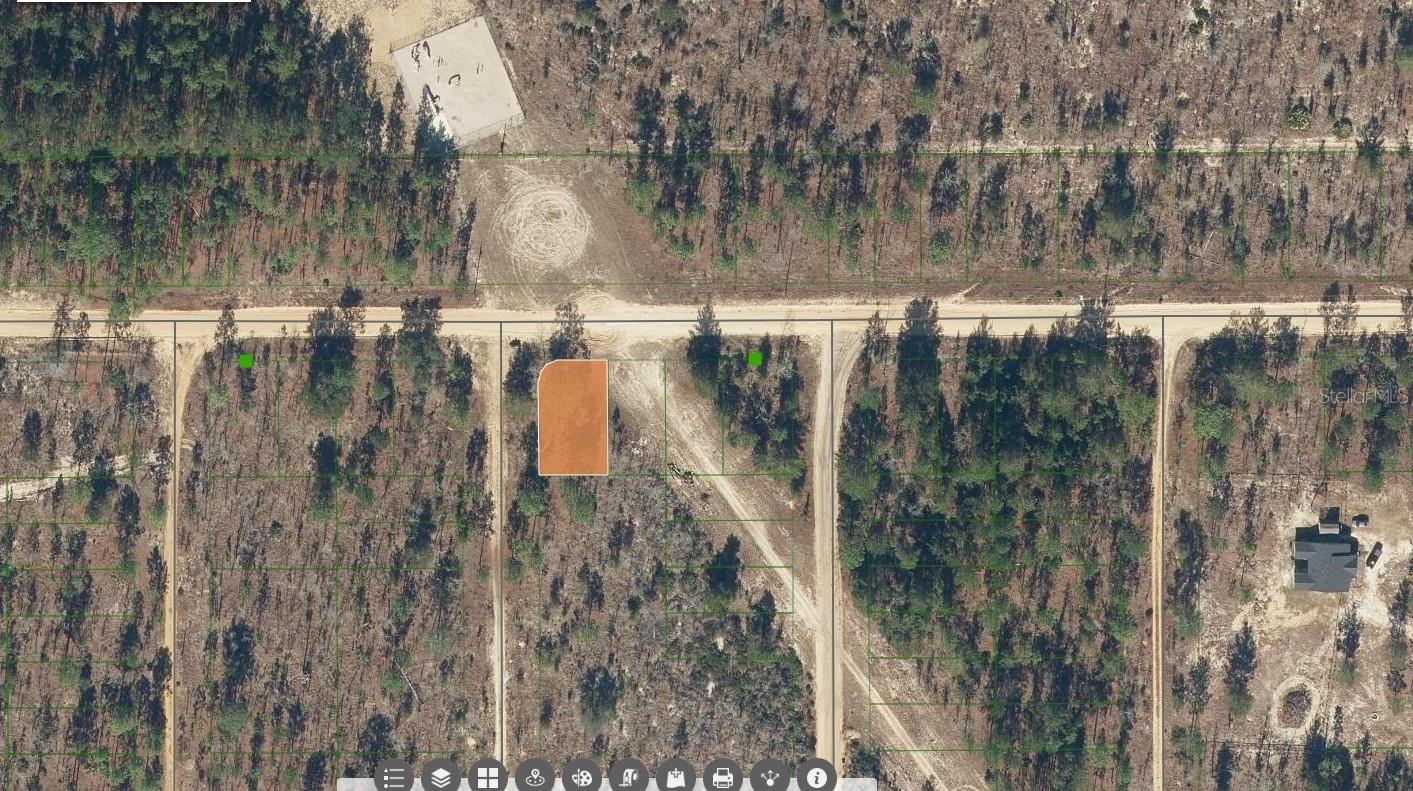 A VACANT LOT IN INTERLACHEN IN PUTNAM COUNTY!!!