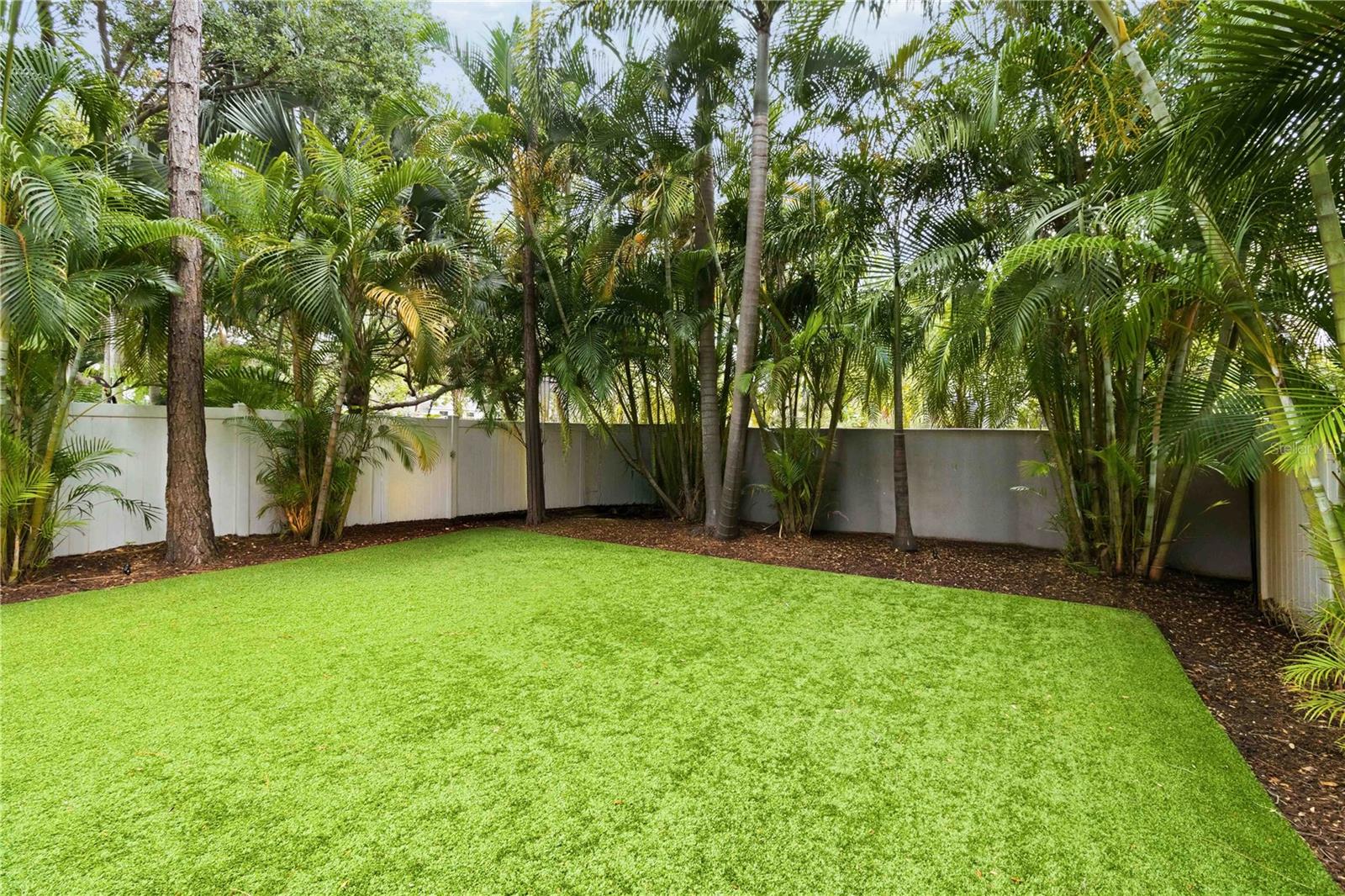 BAYSHORE TRAILS TWNHMS - Residential