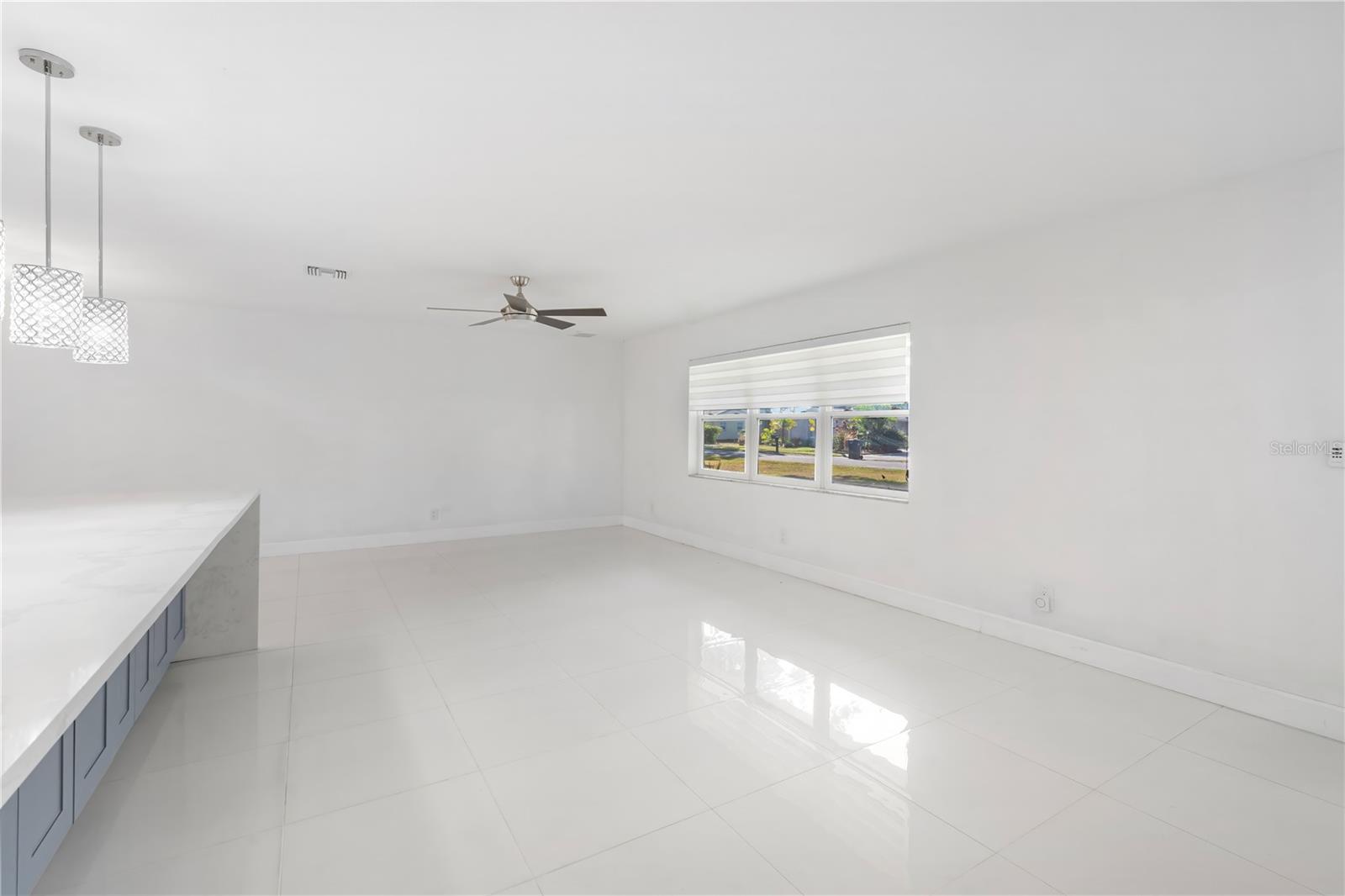 LINCOLN PARK - Residential Lease