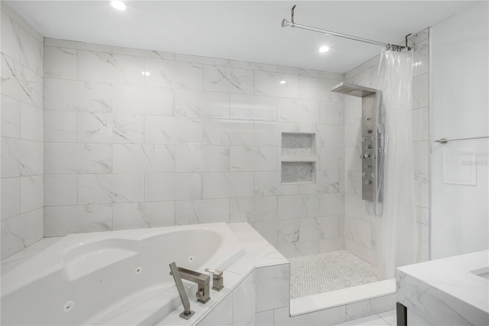 LINCOLN PARK - Residential Lease