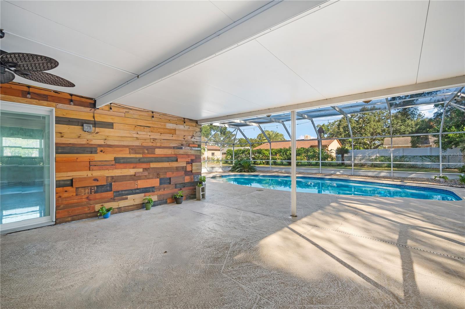 LINCOLN PARK - Residential Lease