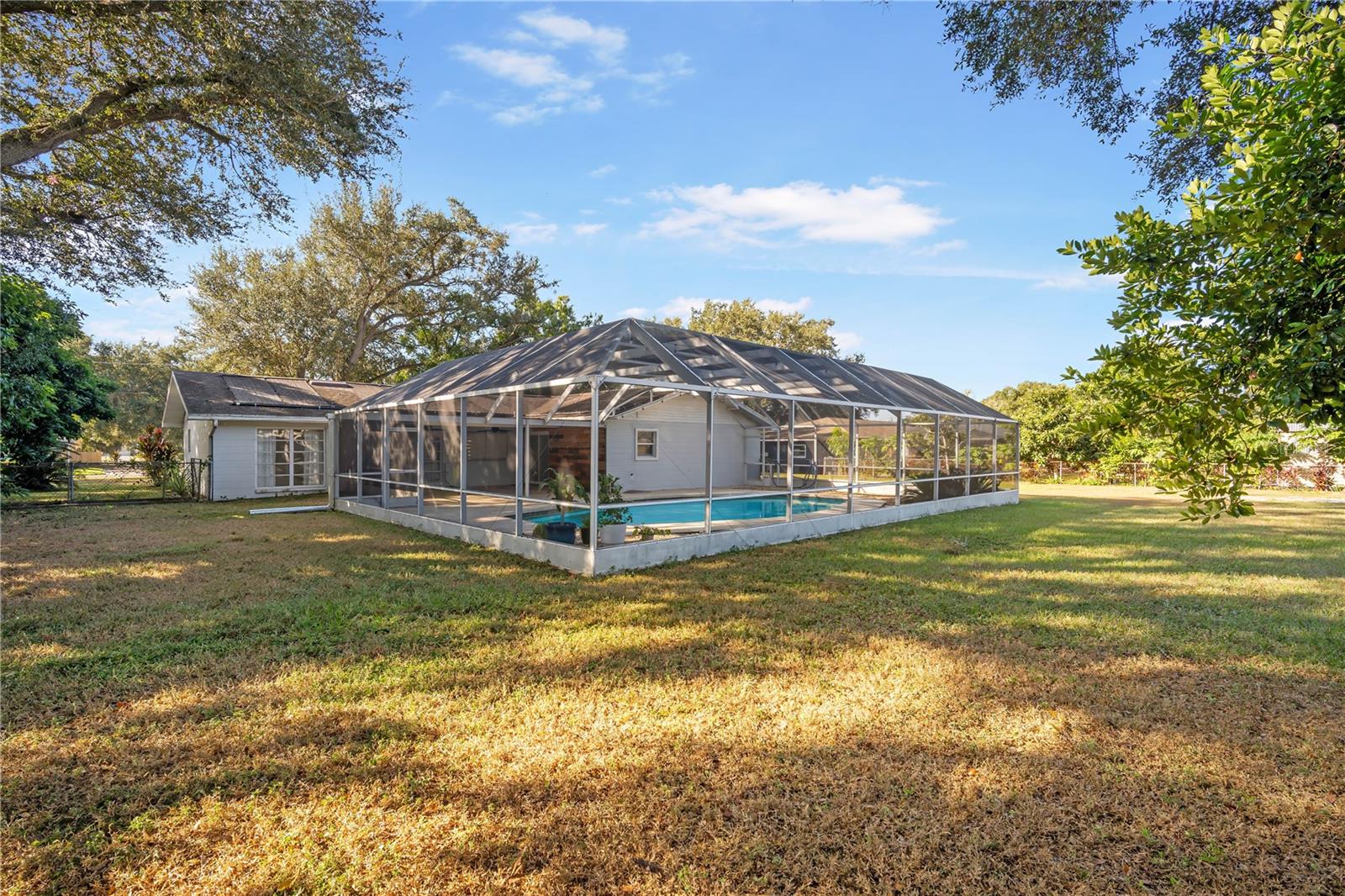 LINCOLN PARK - Residential Lease