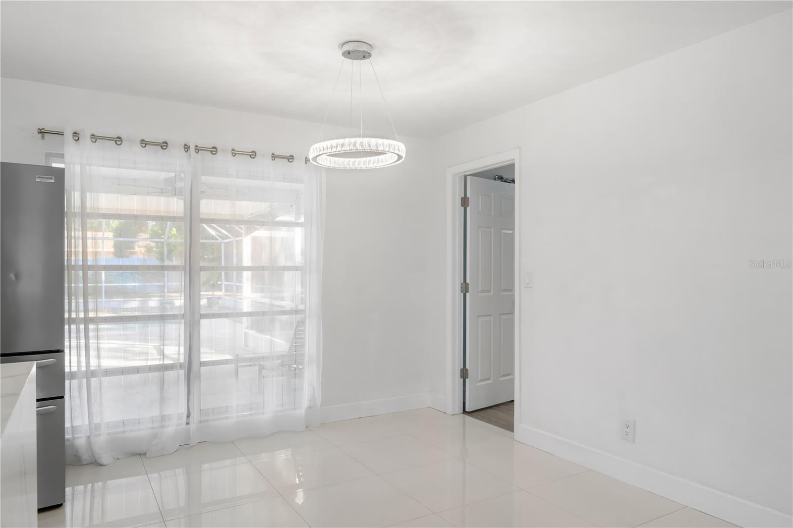 LINCOLN PARK - Residential Lease