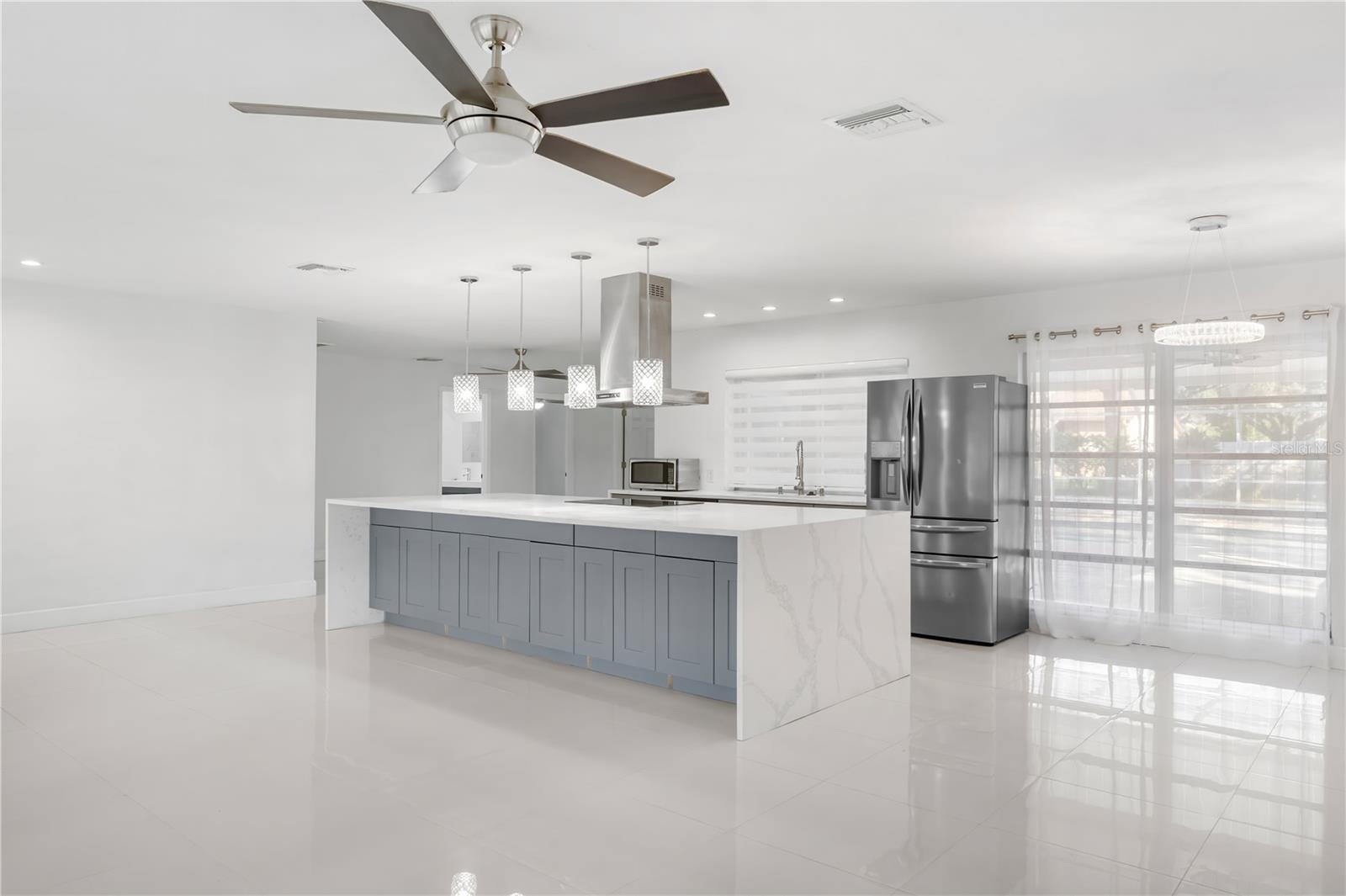 LINCOLN PARK - Residential Lease