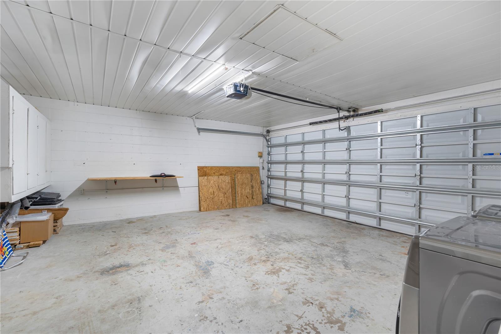 LINCOLN PARK - Residential Lease