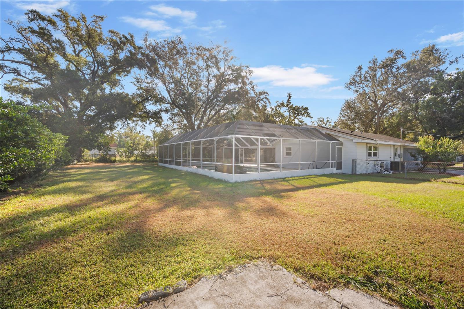 LINCOLN PARK - Residential Lease