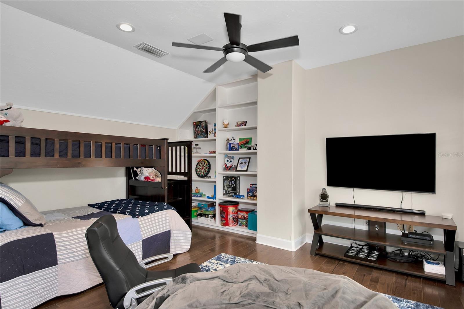 OAKS 2 PH 1 - Residential