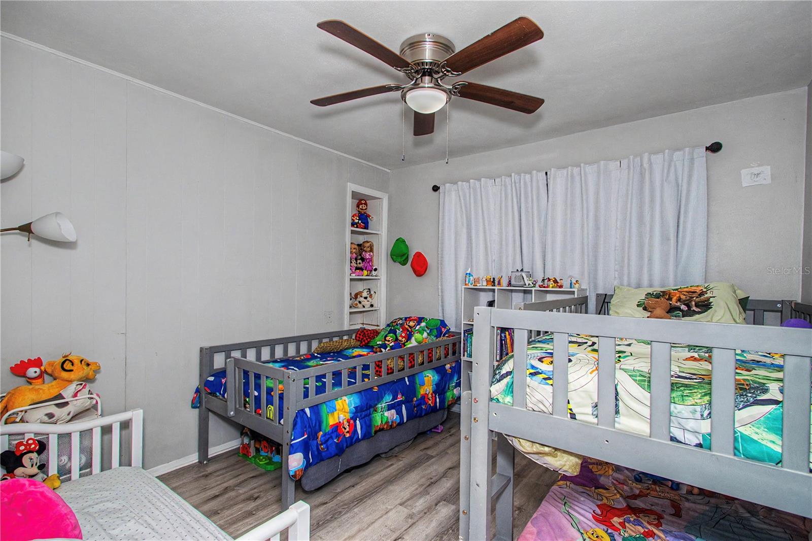 RAINBOW S END ESTATE - Residential