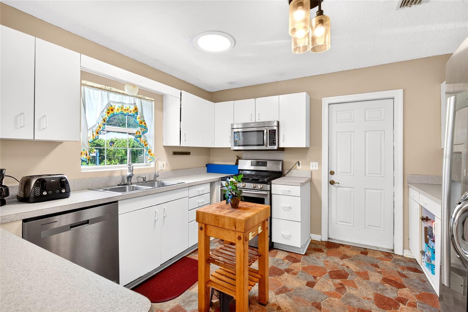 HILLSDALE - Residential