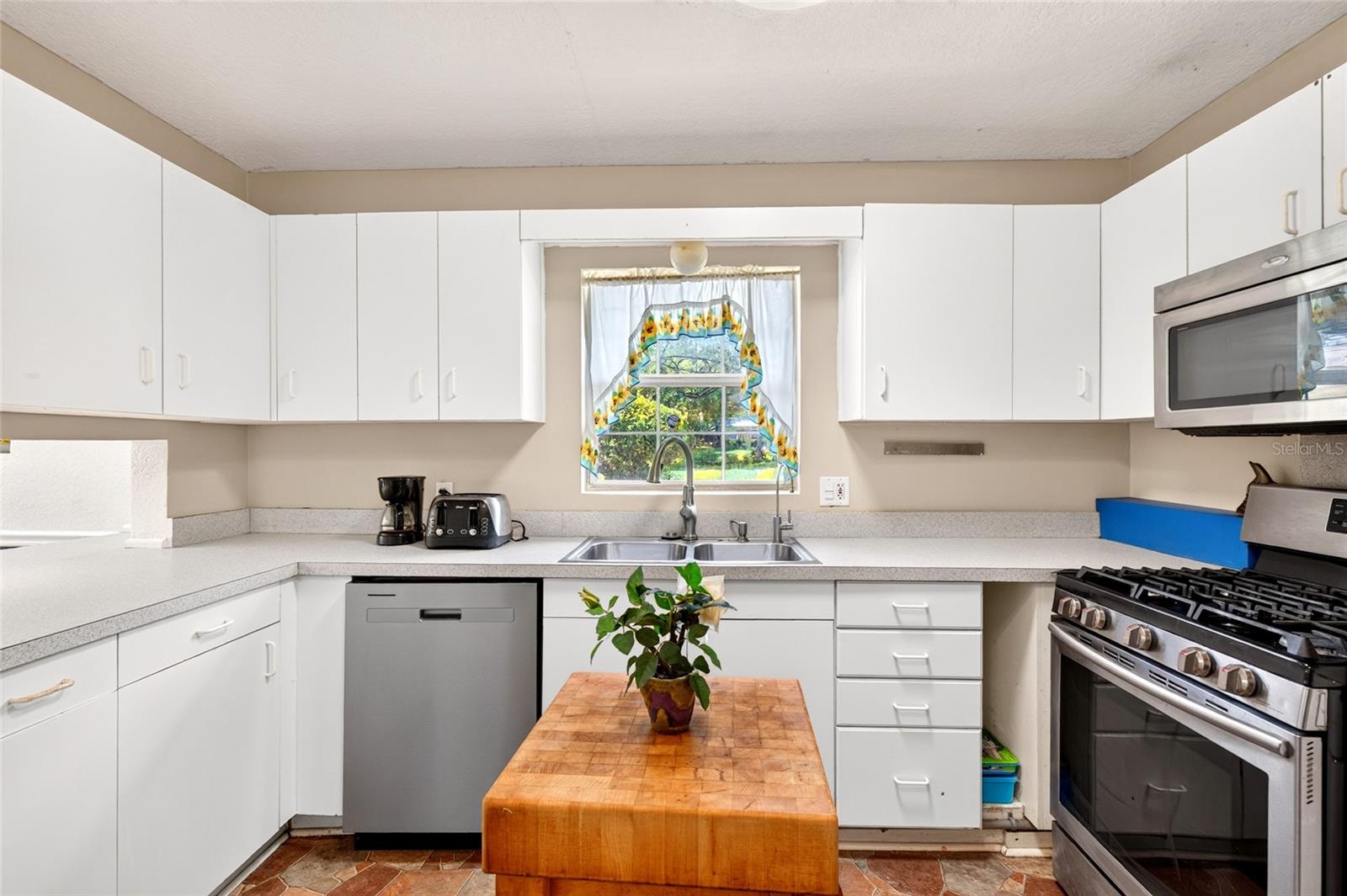 HILLSDALE - Residential