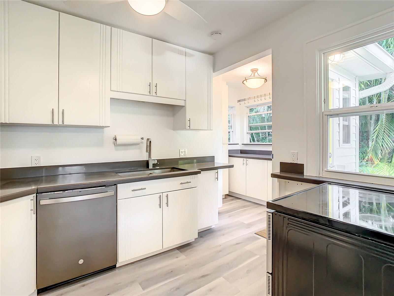 PINELLAS ADD TO ST PETERSBURG FLA - Residential Lease