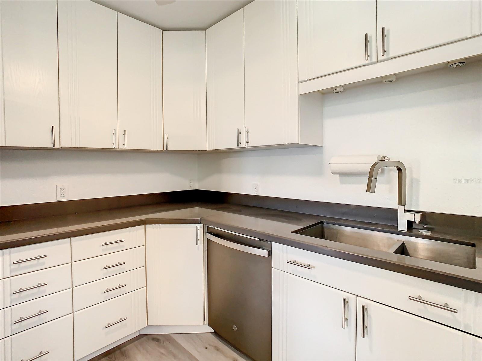 PINELLAS ADD TO ST PETERSBURG FLA - Residential Lease