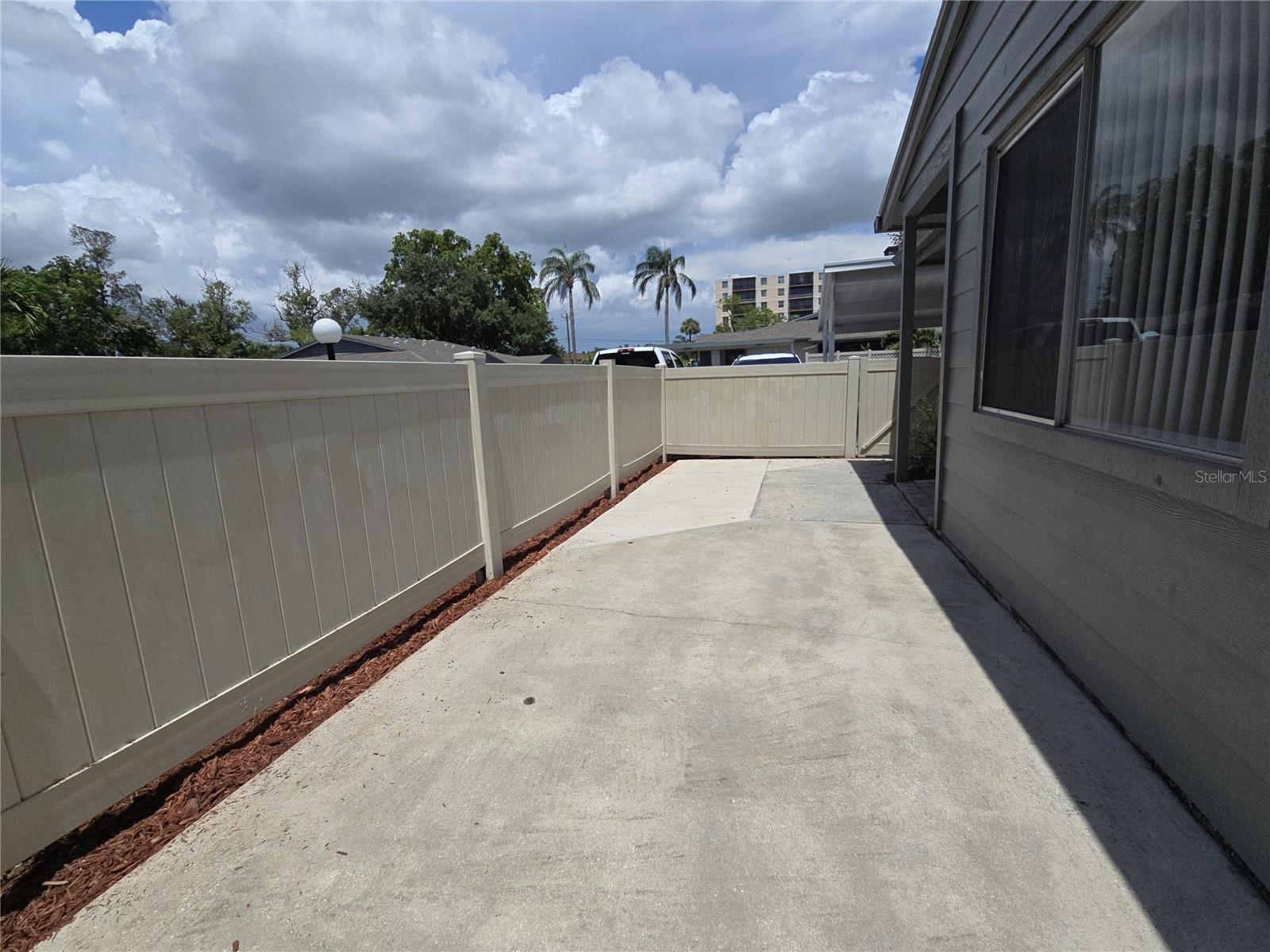 COURTYARD SQUARE - Residential