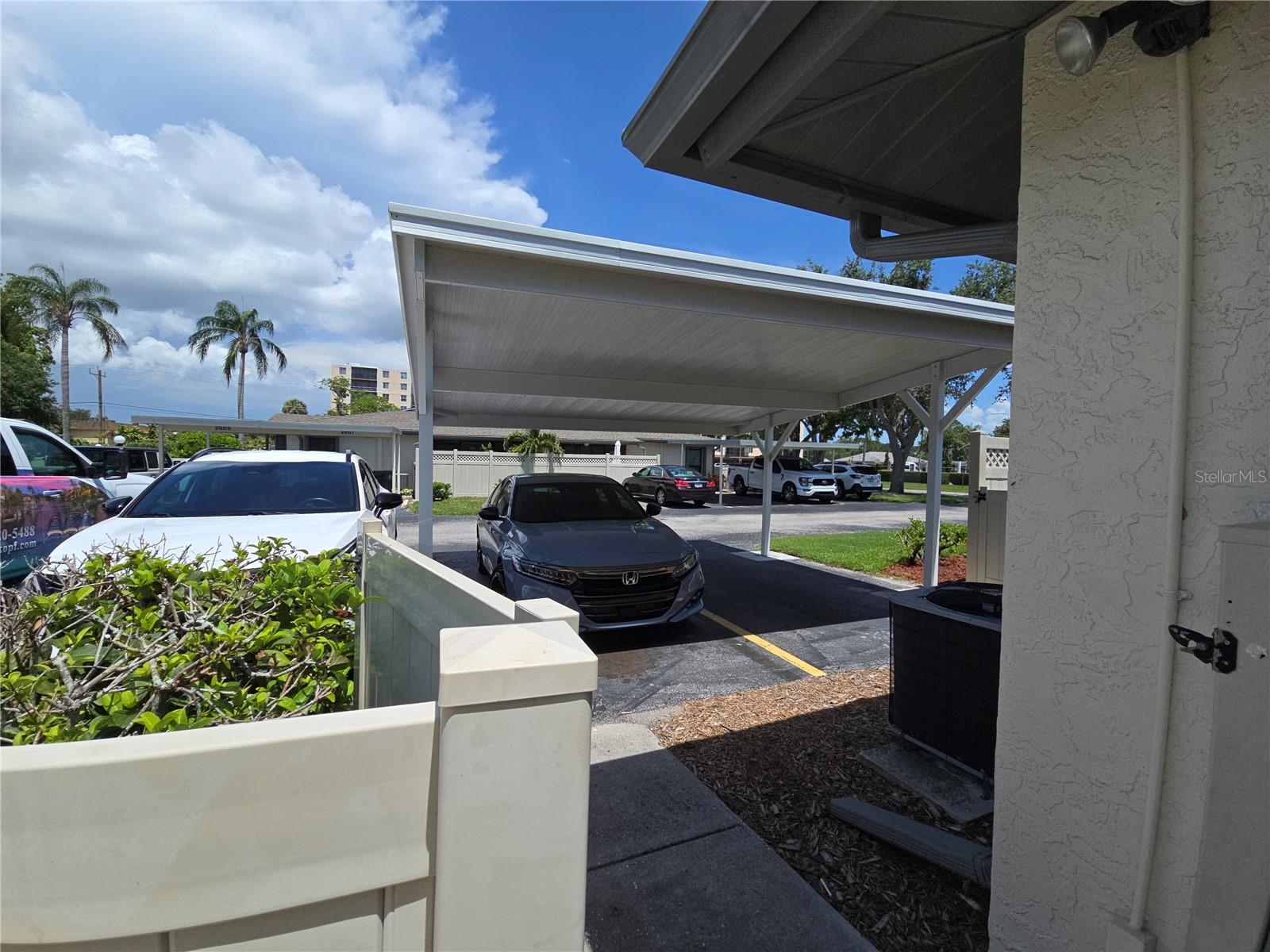 COURTYARD SQUARE - Residential