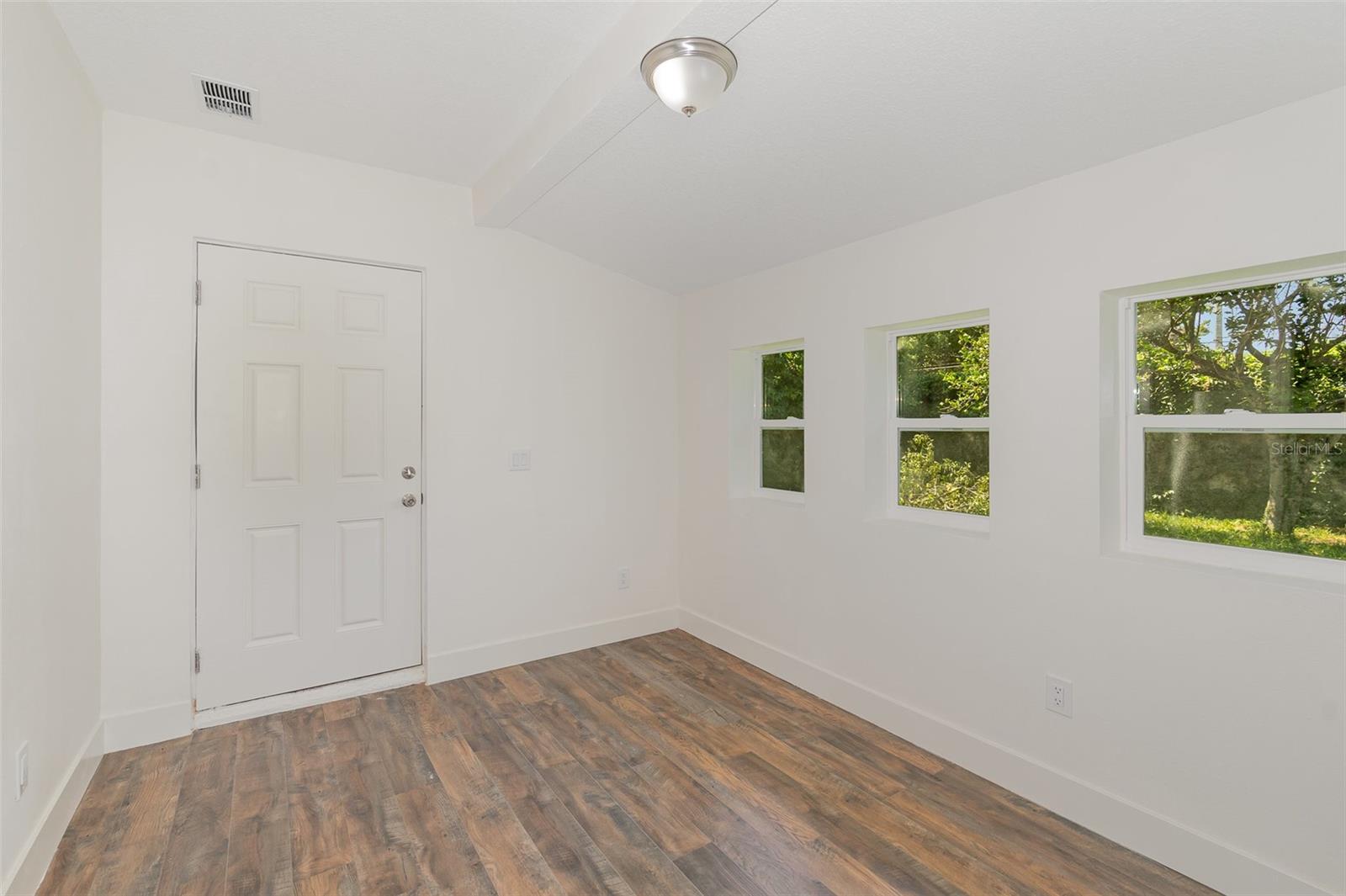 DOMMERICH ESTATES 1ST ADD - Residential Lease