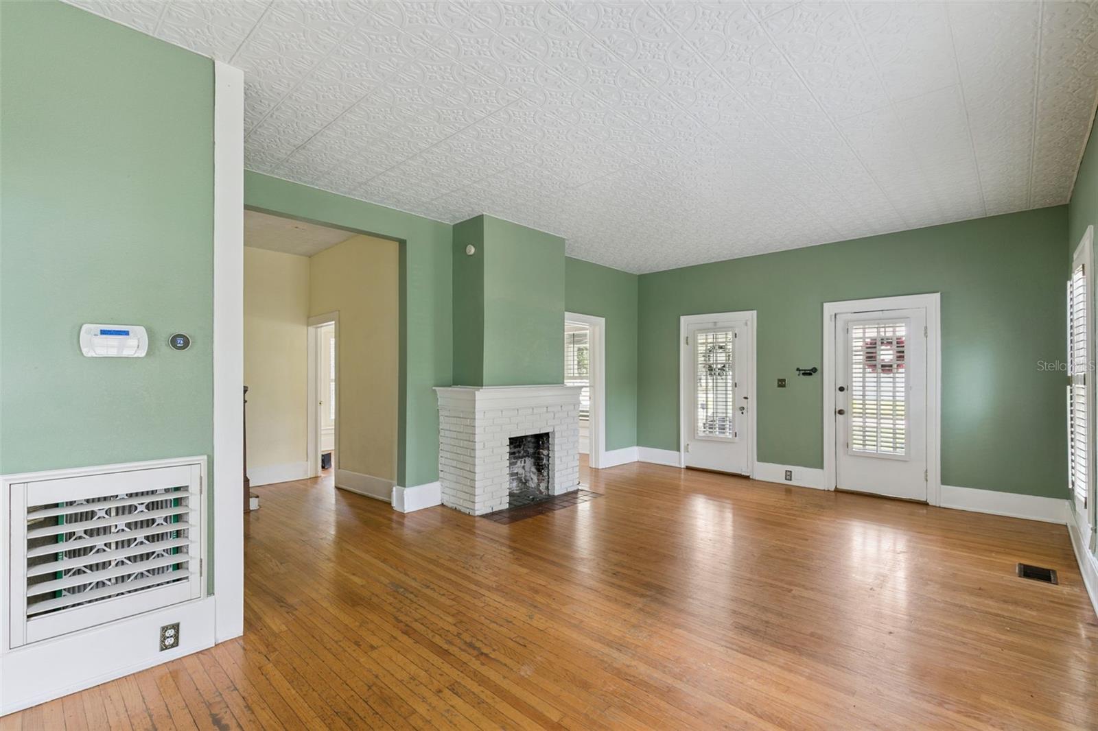 PINE HEIGHTS - Residential Lease