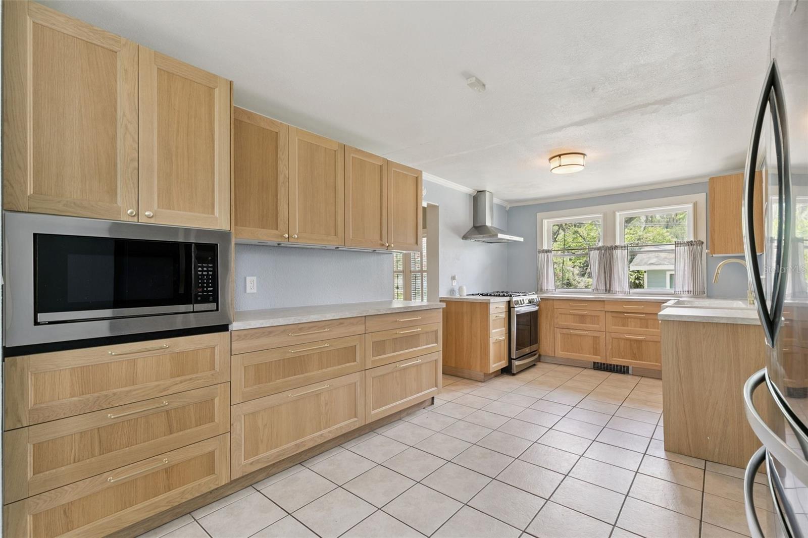 PINE HEIGHTS - Residential Lease