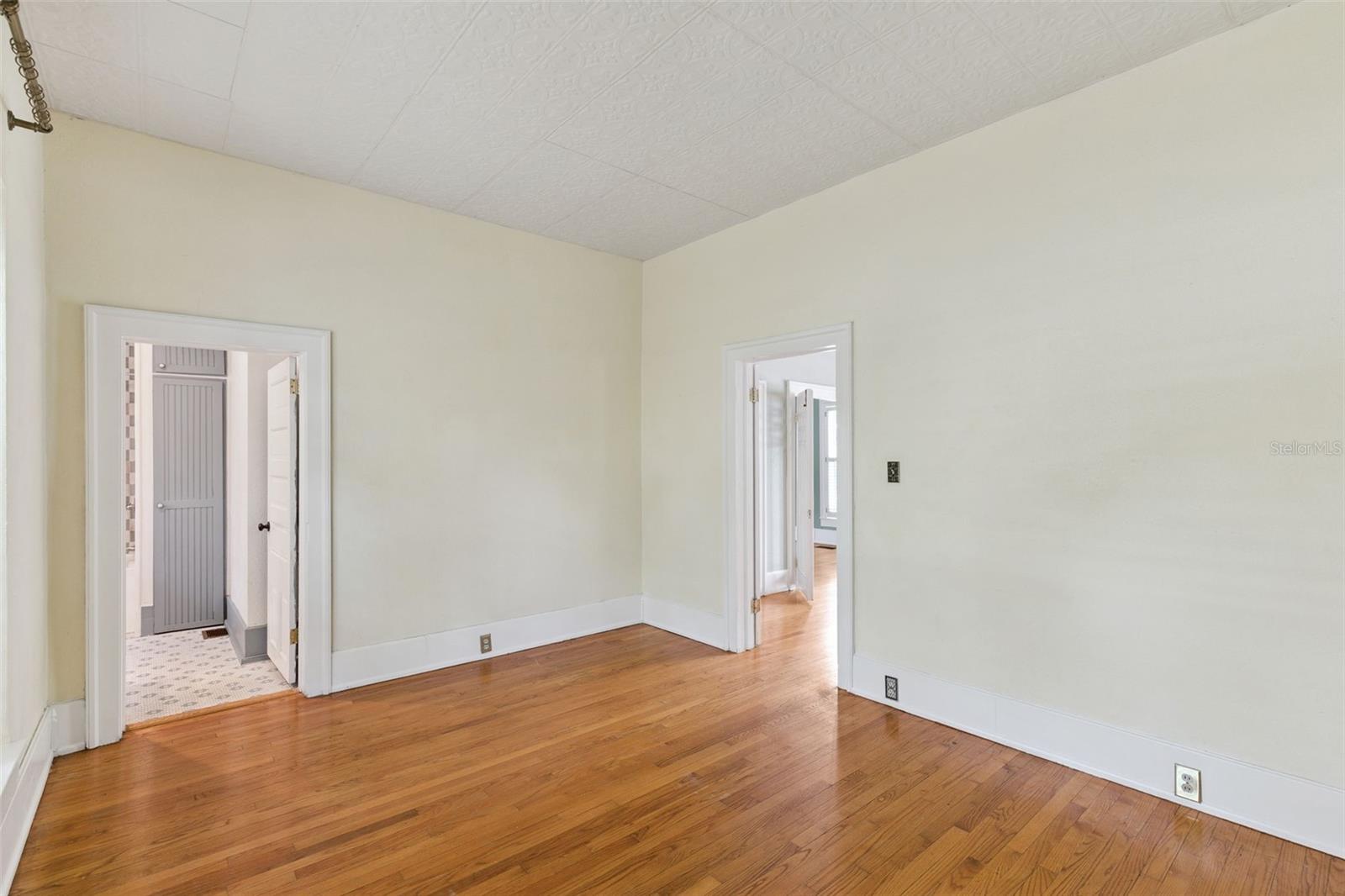 PINE HEIGHTS - Residential Lease
