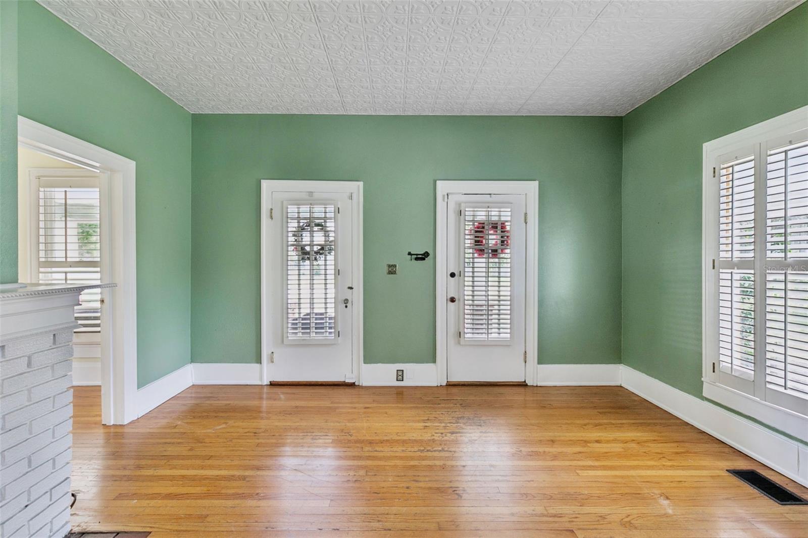PINE HEIGHTS - Residential Lease