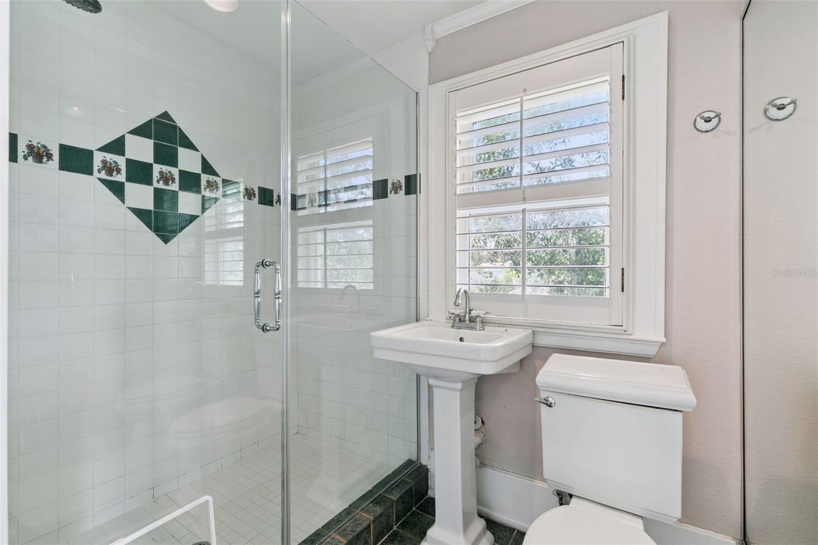 PINE HEIGHTS - Residential Lease