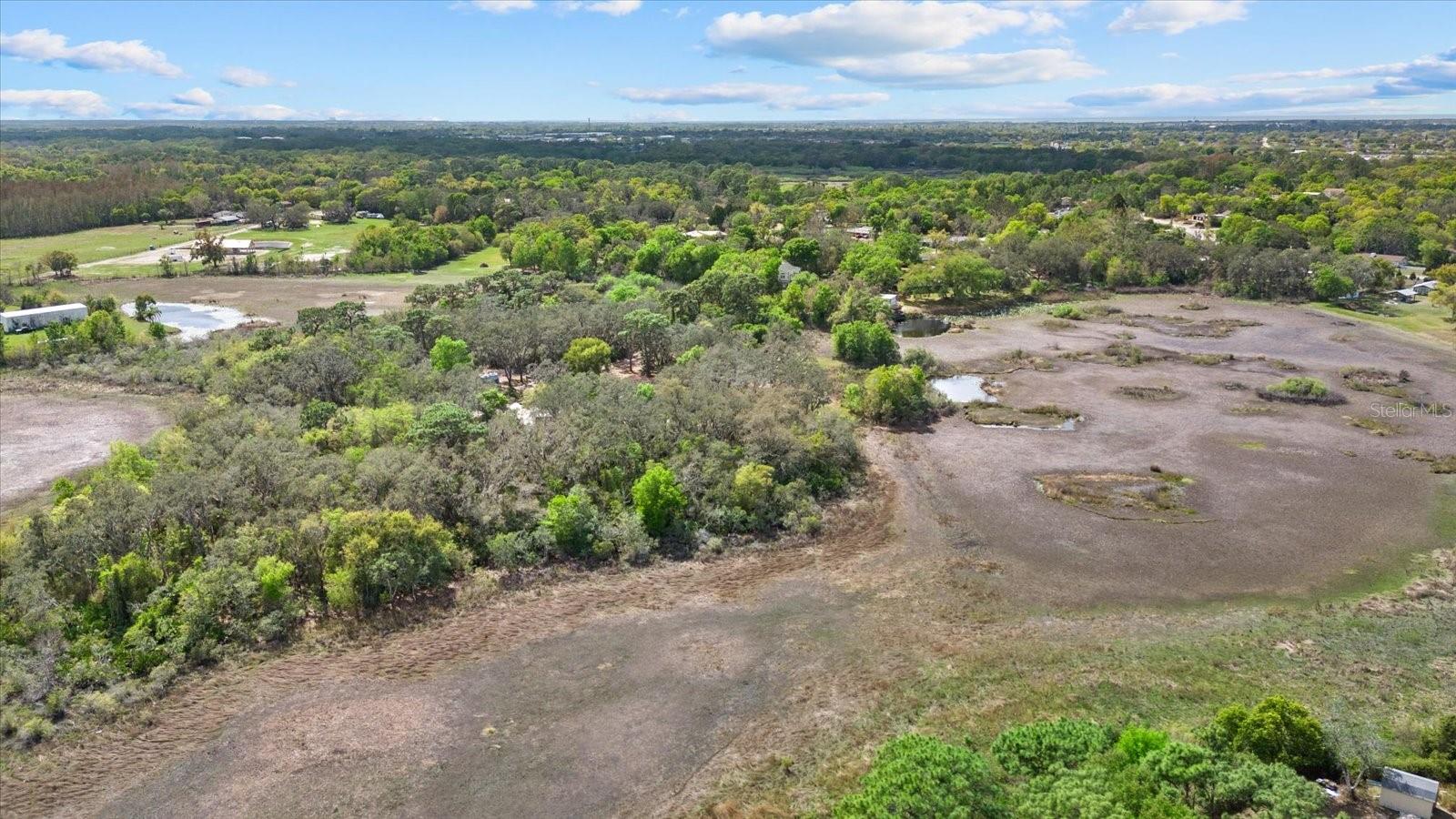 GOLDEN ACRES - Land