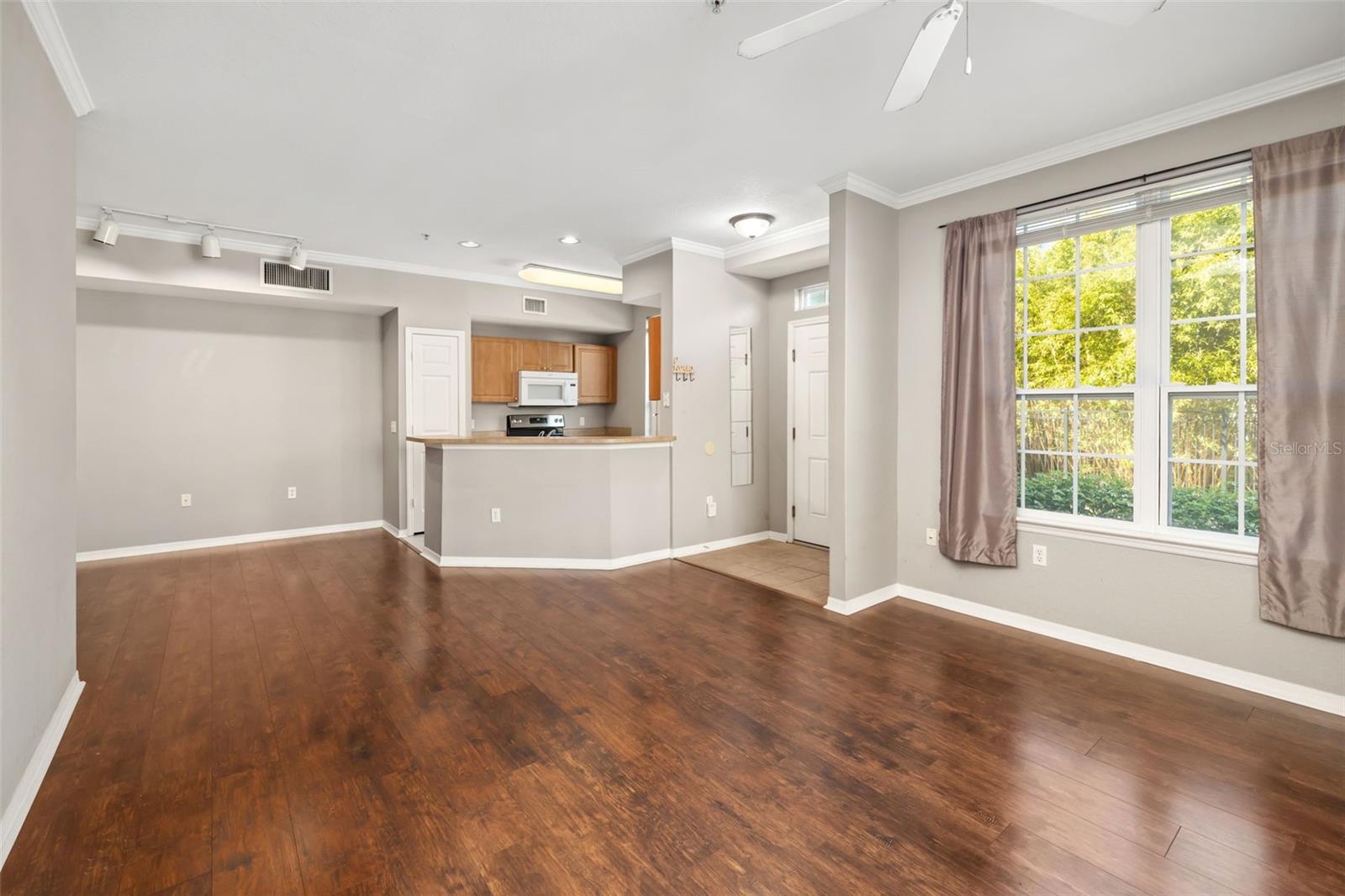 ADMIRALS WALK - Residential