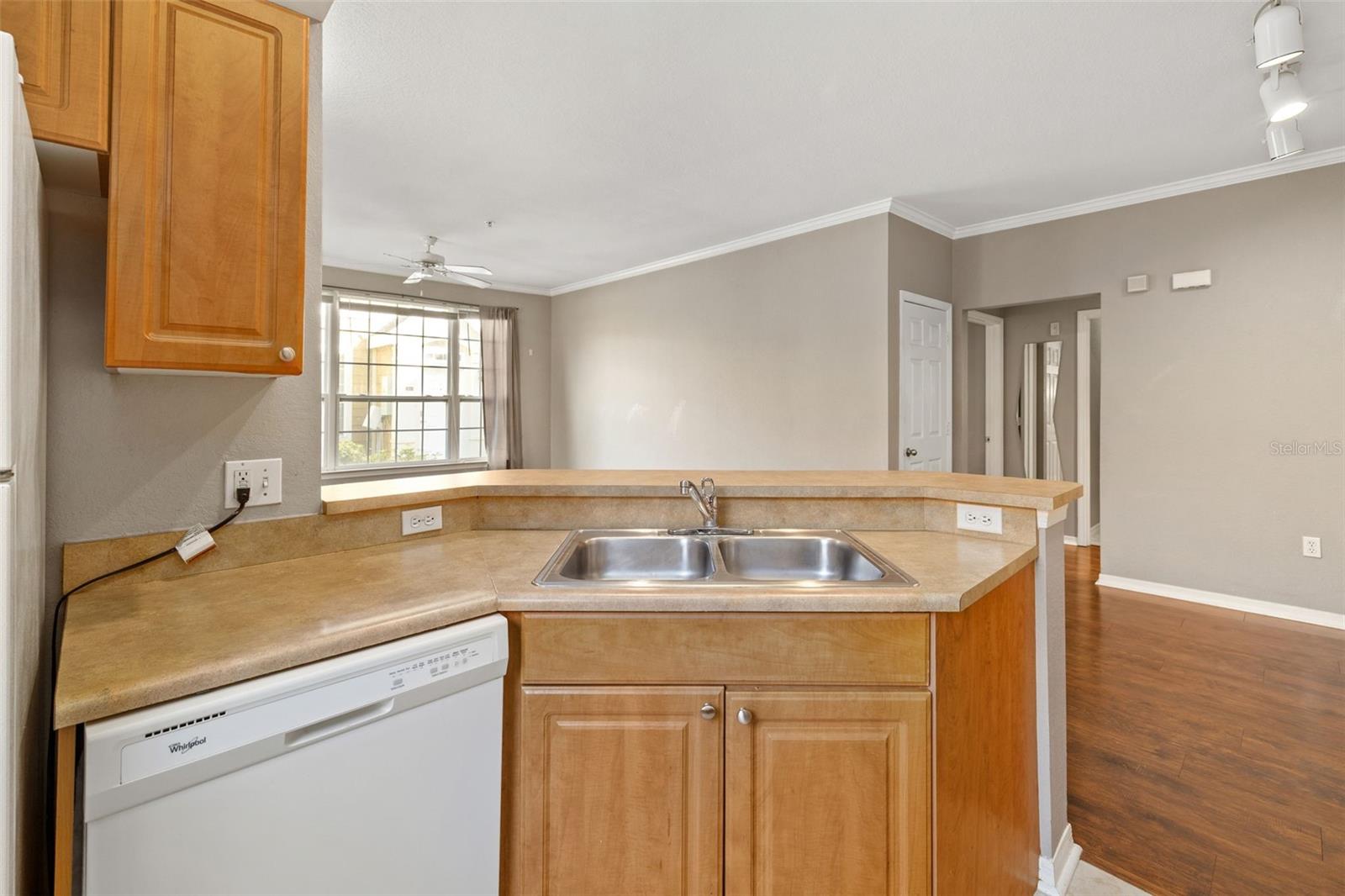ADMIRALS WALK - Residential