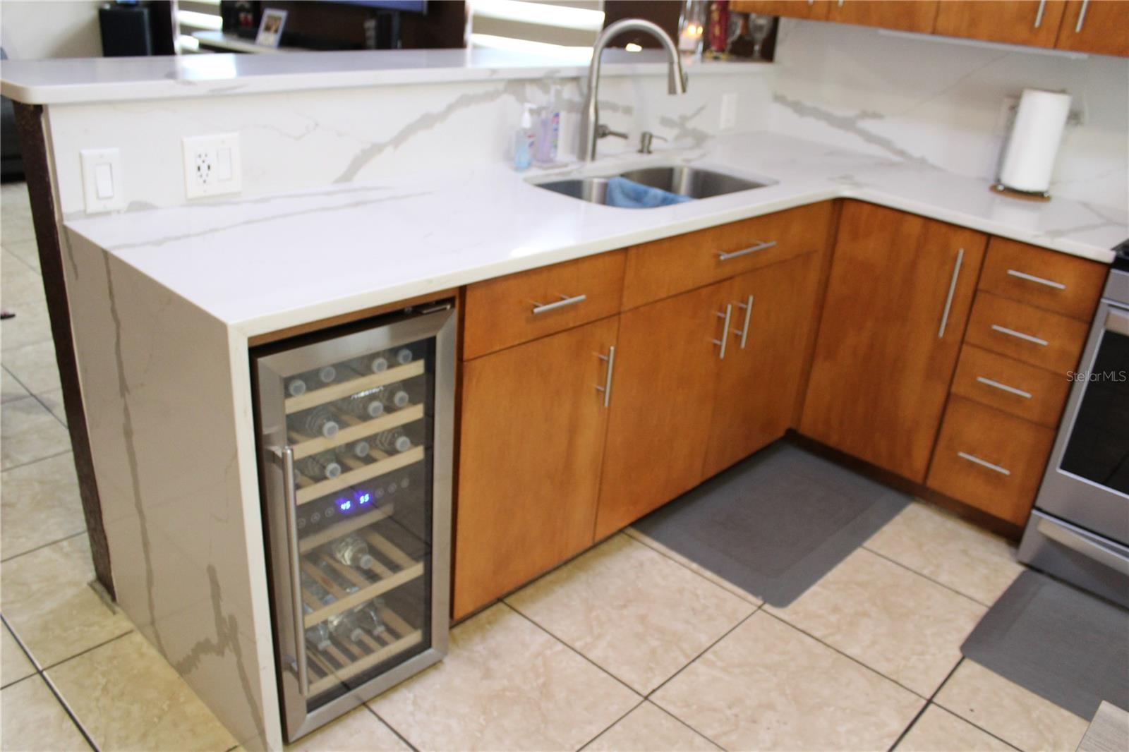 ISLANDS CURRY FORD - Residential
