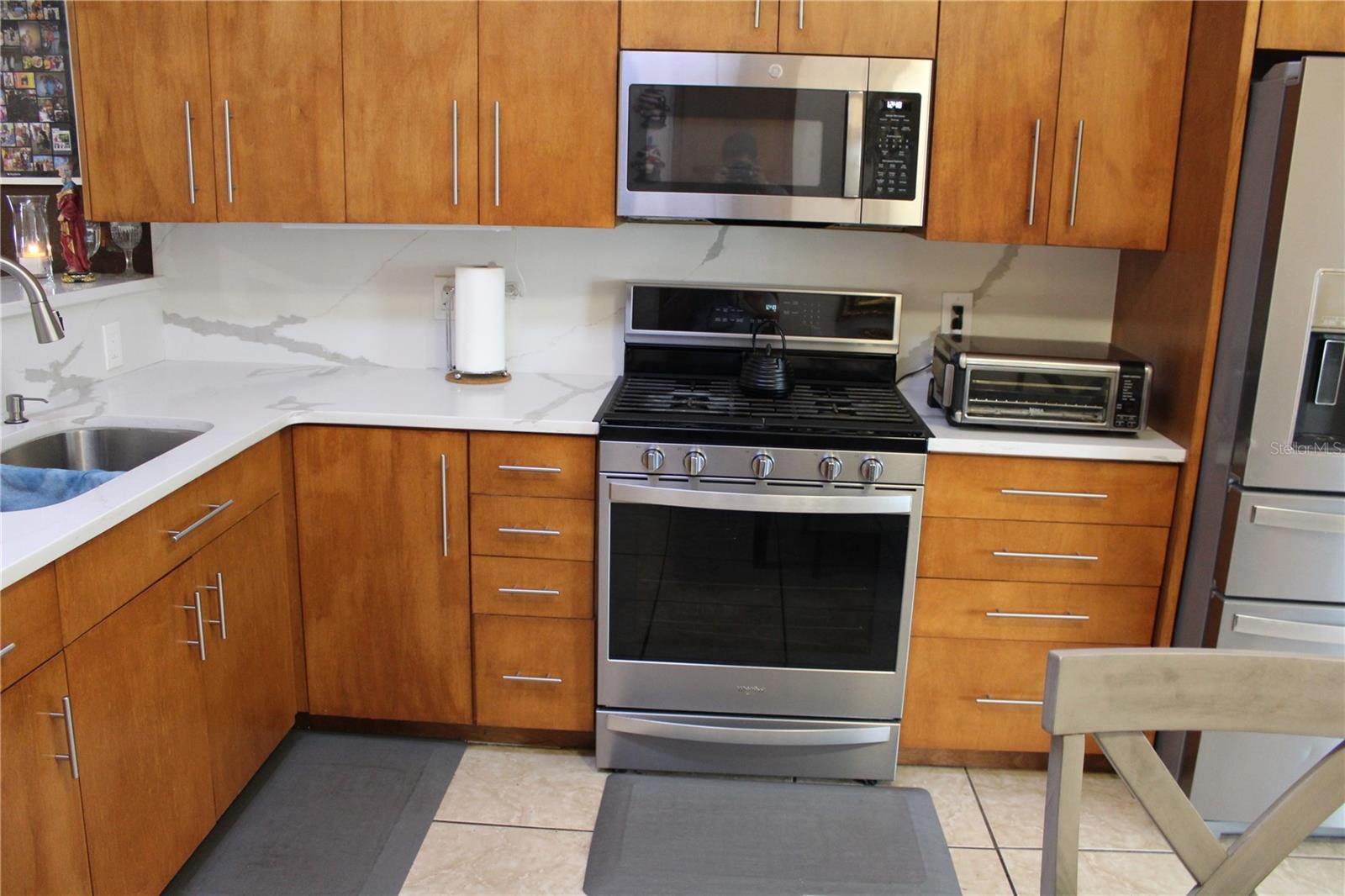ISLANDS CURRY FORD - Residential