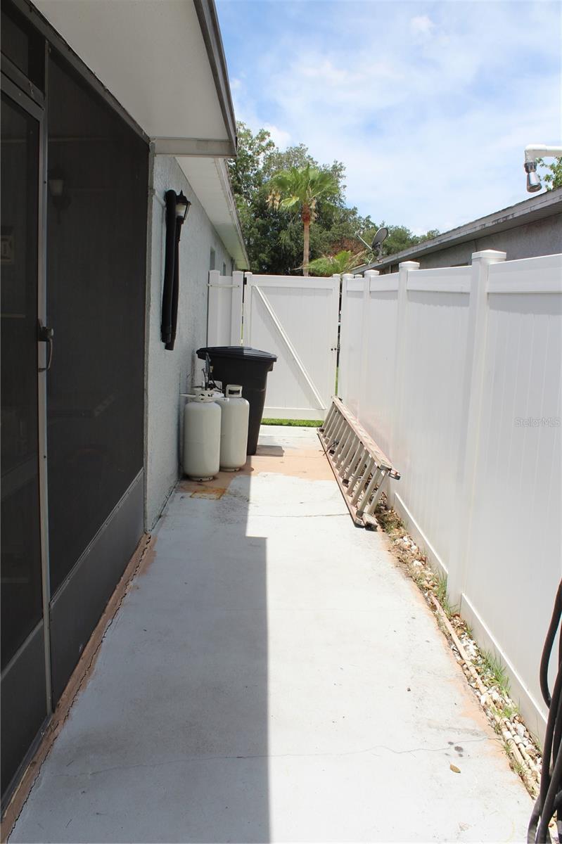 ISLANDS CURRY FORD - Residential