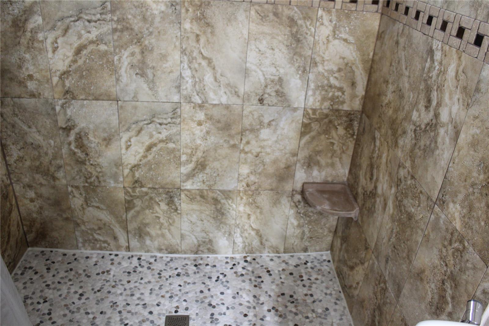 ISLANDS CURRY FORD - Residential