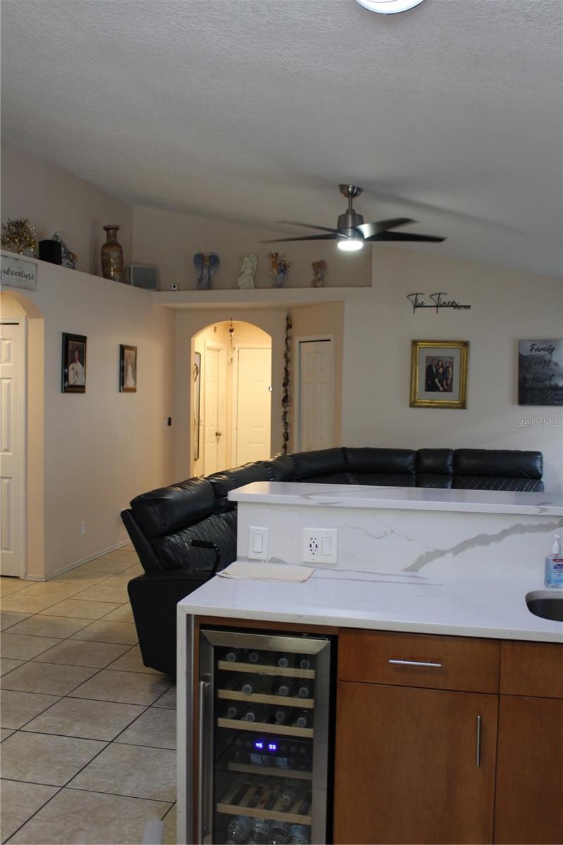 ISLANDS CURRY FORD - Residential