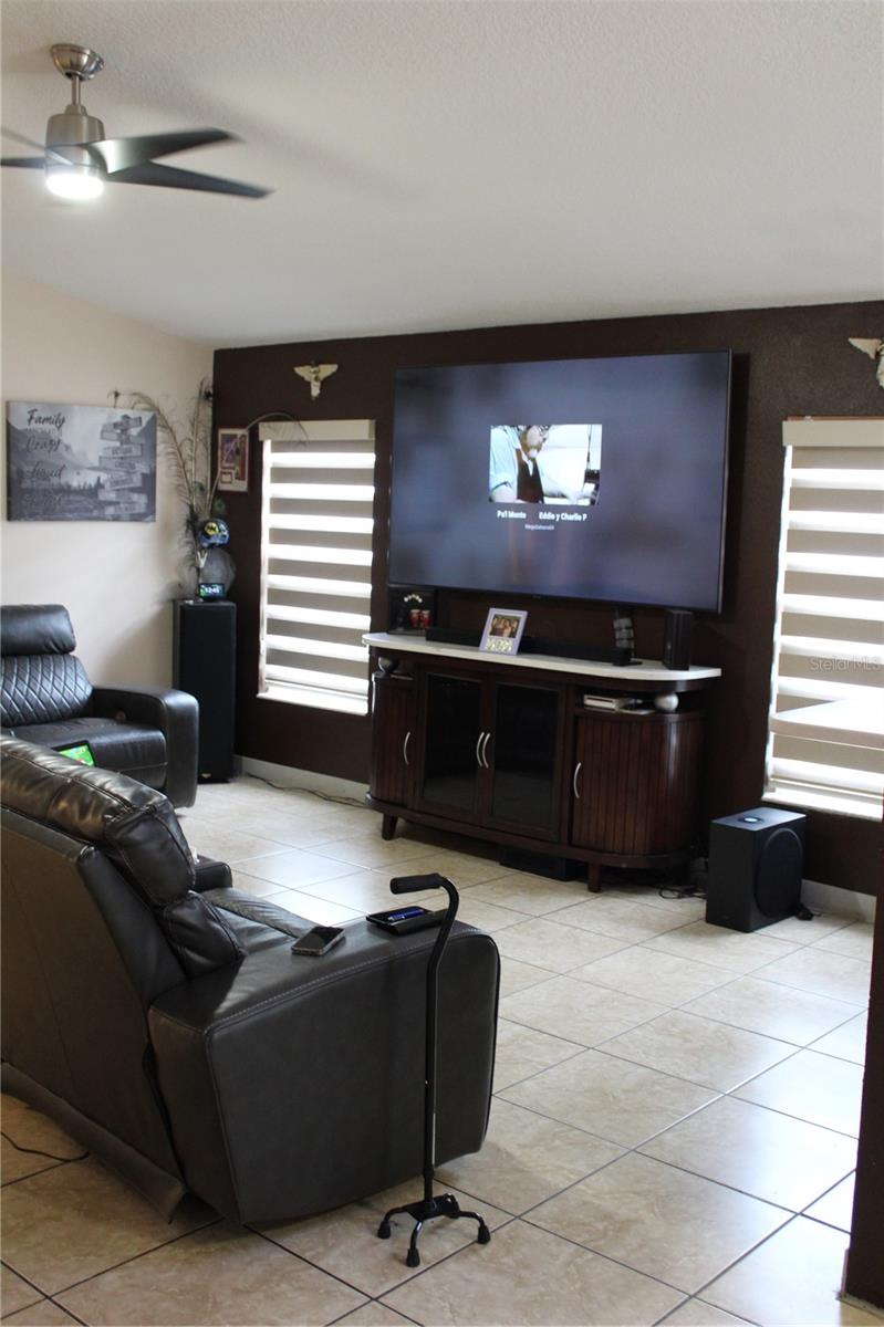 ISLANDS CURRY FORD - Residential