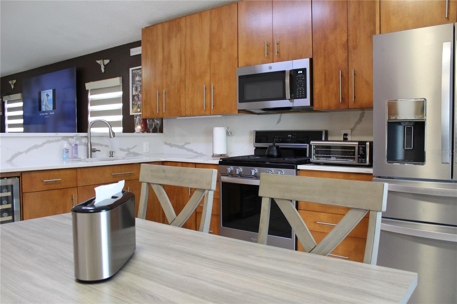 ISLANDS CURRY FORD - Residential