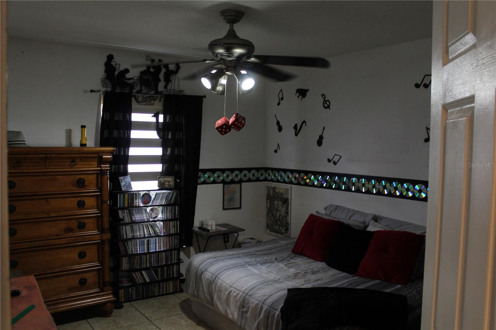 ISLANDS CURRY FORD - Residential