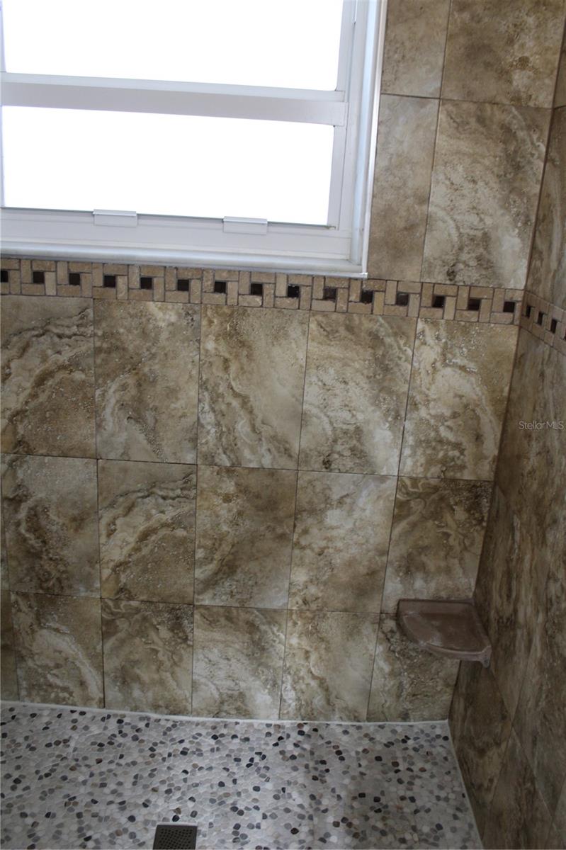 ISLANDS CURRY FORD - Residential