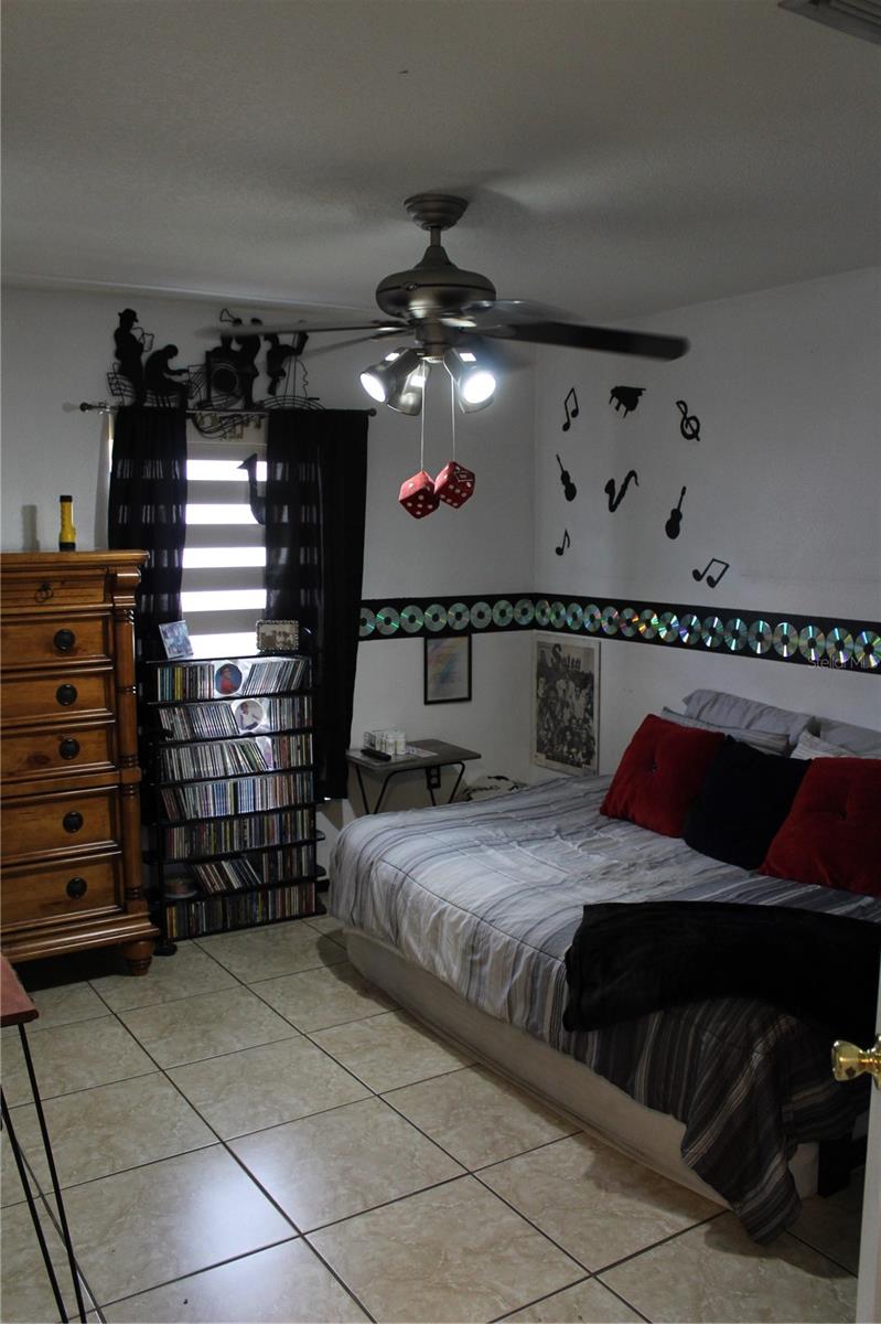 ISLANDS CURRY FORD - Residential